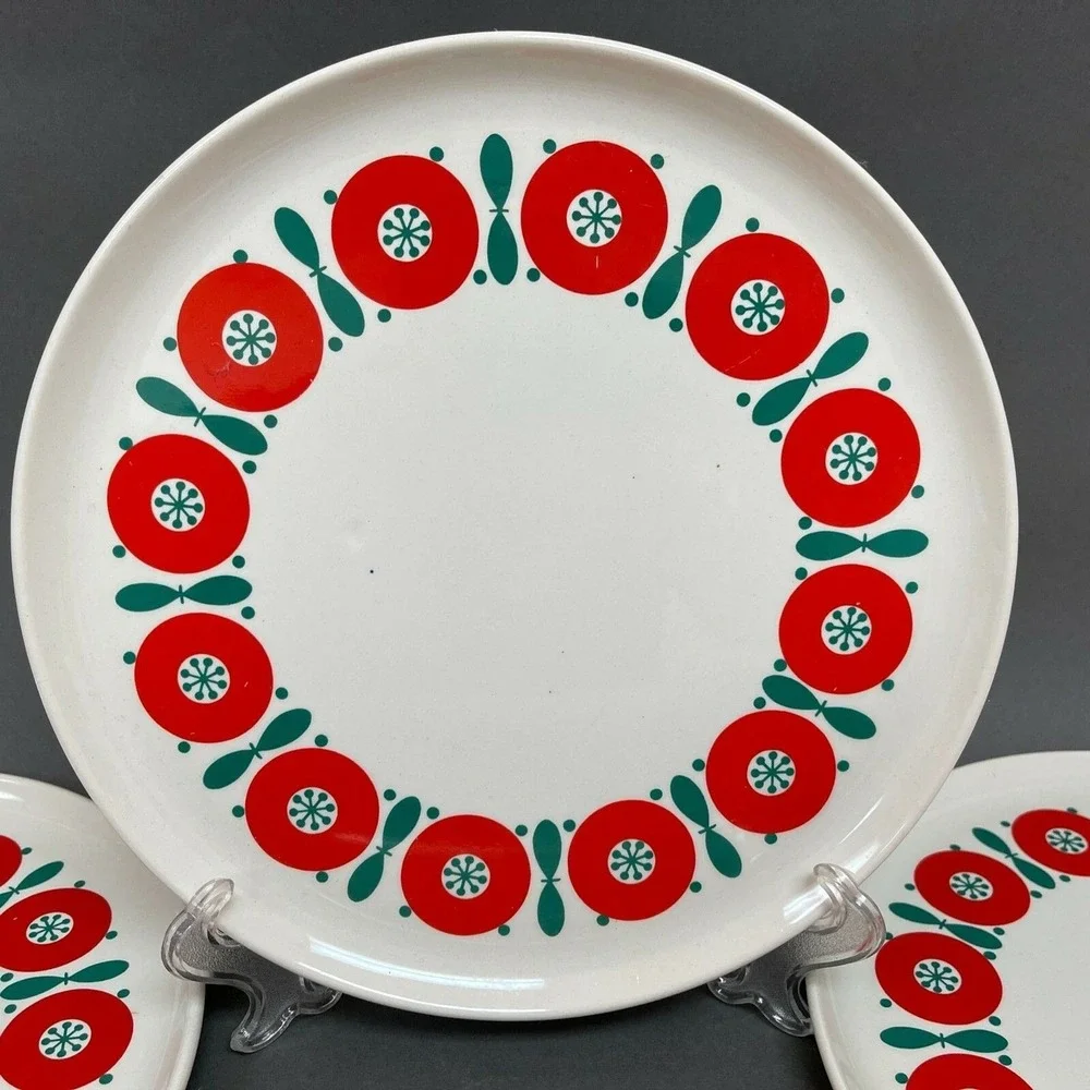Vintage Anfora Mexico Dinner Plates White Red Green 9 1/2